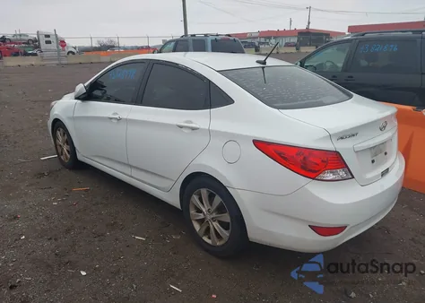 2013 Hyundai Accent Gls z USA, uszkodzony, nr VIN KMHCU4AEXDU462840